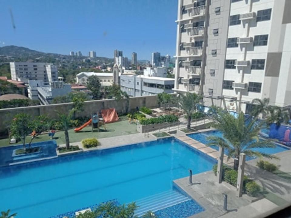 Horizon 101 A4 Near Robinson Mall Free Pool Wifi セブ市 エクステリア 写真